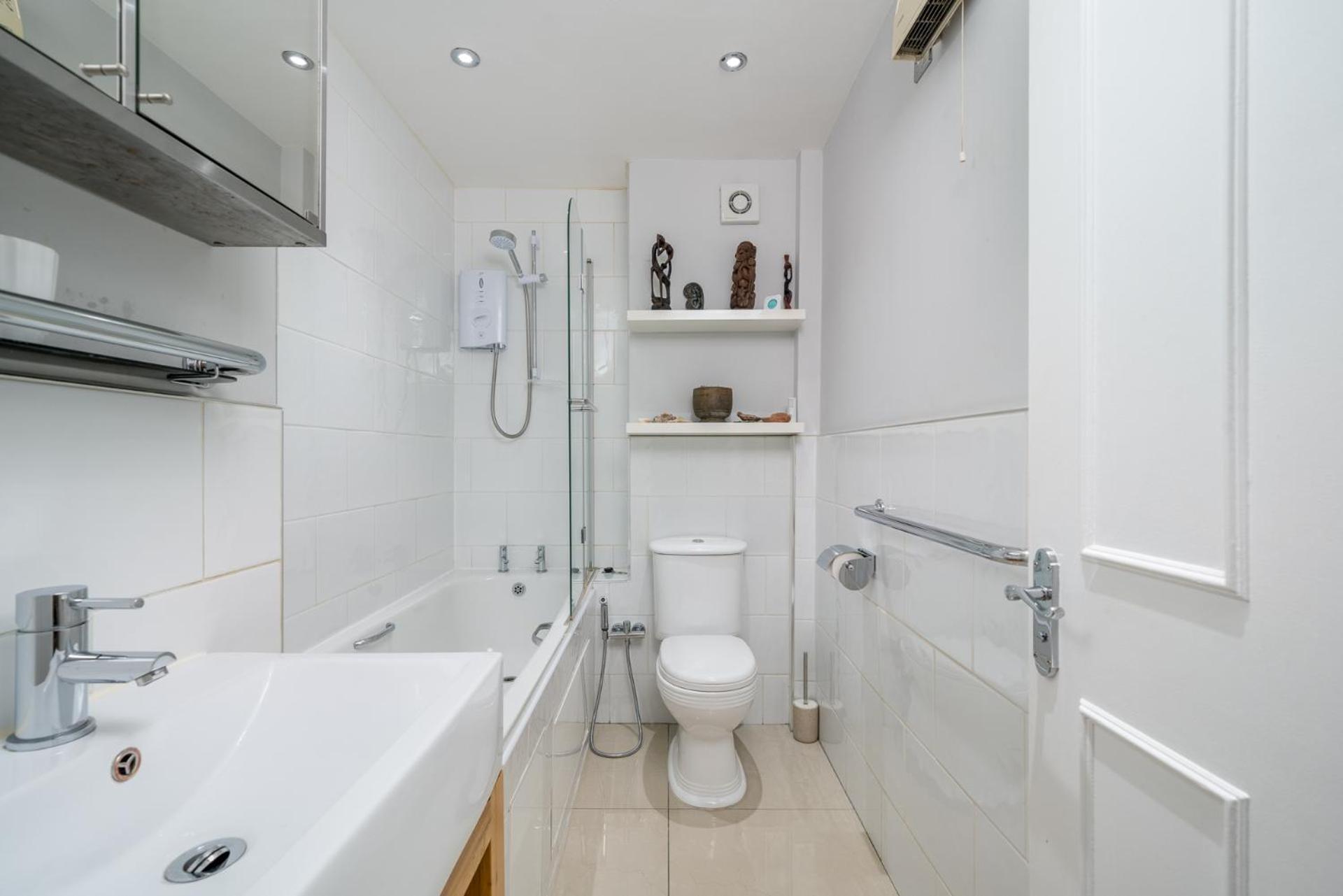Modern Flat With Workspace Few Mins From Whitechapel Station Appartamento *