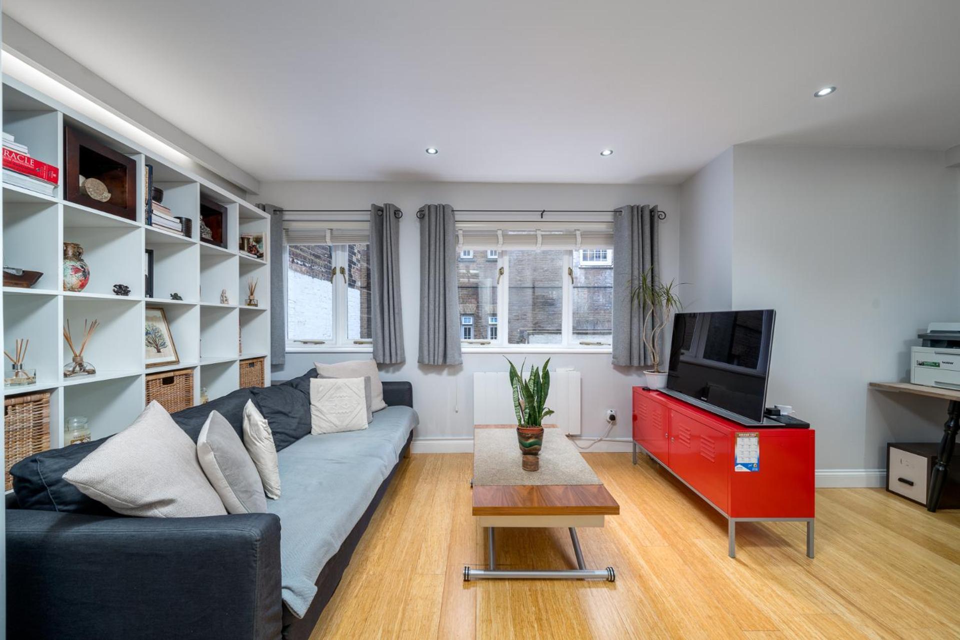 Modern Flat With Workspace Few Mins From Whitechapel Station * Londra